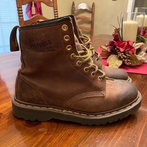 Women’s brown leather Dr. Martens size 8.5